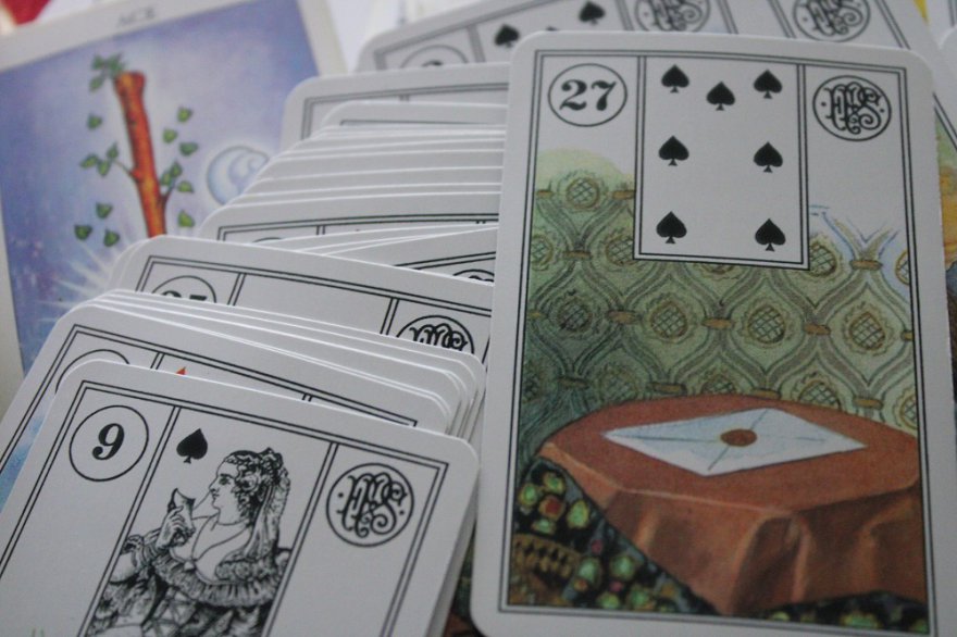 Kartenlegen,Lenormand-Karten,Karten Foto: ©  LillyArt.jpeg @ AdobeStock