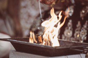 Feuerrituale Foto: ©  Svetlana.jpeg @ AdobeStock