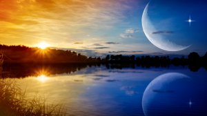 Neumond Foto: ©  yaalan @ shutterstock