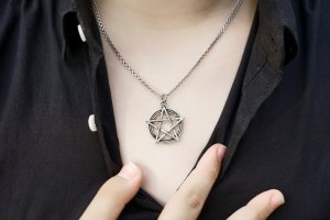 Pentagramm Foto: ©  maradon 333 @ shutterstock