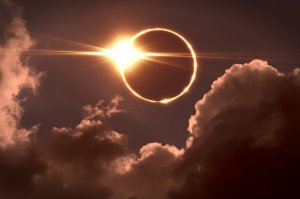 Sonnenfinsternis Foto: ©  Peter Jurik.jpeg @ AdobeStock