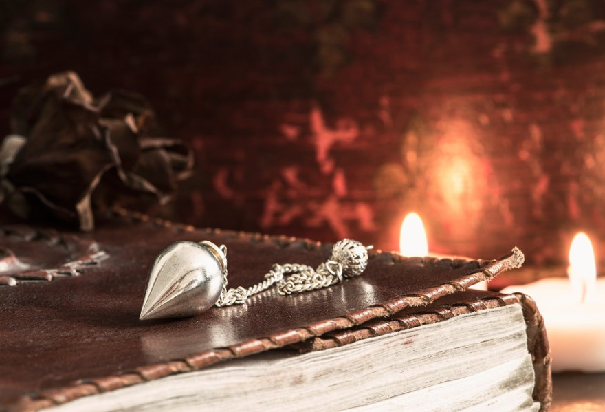 Stichomantie Foto: ©  Sonja Birkelbach @ AdobeStock