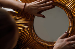 Spiegelorakel  Foto: ©  Julia @ AdobeStock