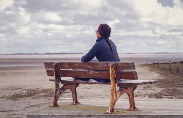 Telefonberatung: Hilfe bei Liebeskummer und Beziehungsproblemen Foto: ©  Saga_bear @ shutterstock