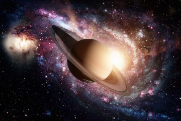 2021  Das Saturnjahr  Foto: ©  NASA images @ shutterstock