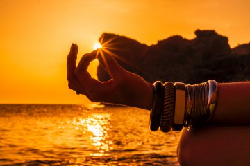 Fingermeditation Foto: ©  svetograph @ shutterstock