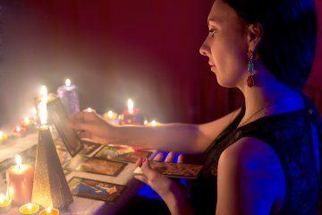 Warum manche Vorhersagen sich erst nach Jahren erfllen - Das Mysterium der Zeitlinien Foto: ©  loliti @ shutterstock