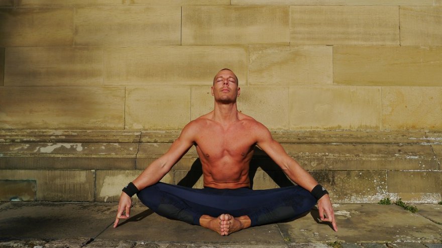 Yoga und Virasana, Vorteile der Heldenpose Foto: ©   @ P1050409.JPG