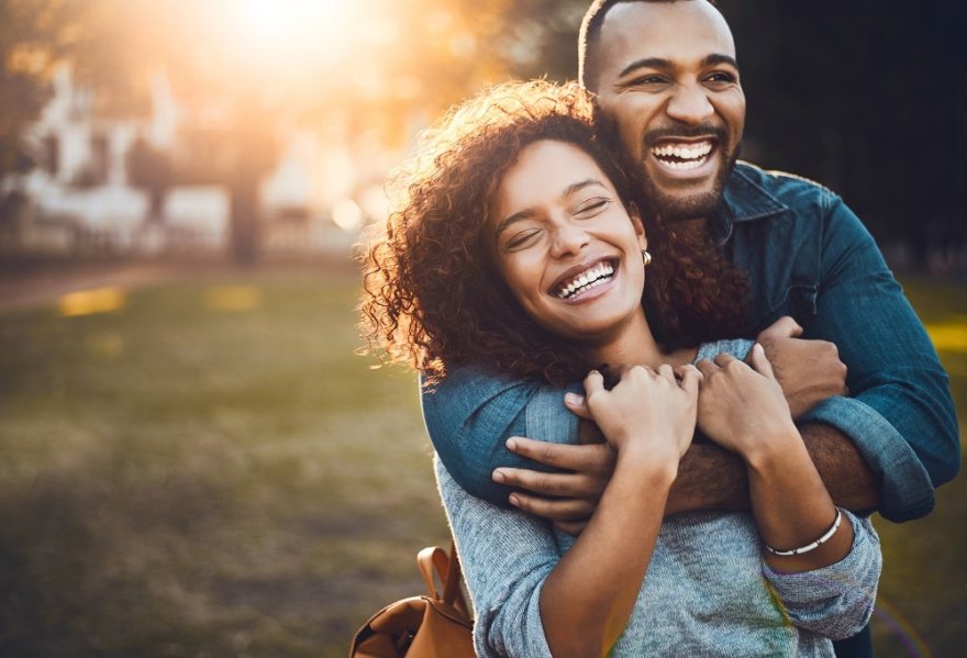 3 Stze, Beziehung sofort vertiefen Foto: ©  Delmaine Donson peopleimages.com.jpeg @ AdobeStock