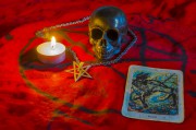 Crowley Tarot: Eines der beliebtesten Tarot-Kartendecks  Foto: ©  damiripavec @ Fotolia