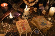 Archetypische Konstellationen im Crowley Tarot  Foto: ©  Vera Petruk @ shutterstock