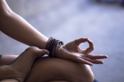 Selbstbewusstsein mit Meditation stärken  Foto: ©  Luna Vandoorne @ shutterstock