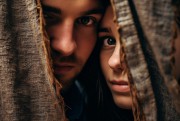 Eltern, Schwiegermonster und beste Freunde  die Geister in der Beziehung  Foto: ©  IgnacioJulian.jpeg @ AdobeStock